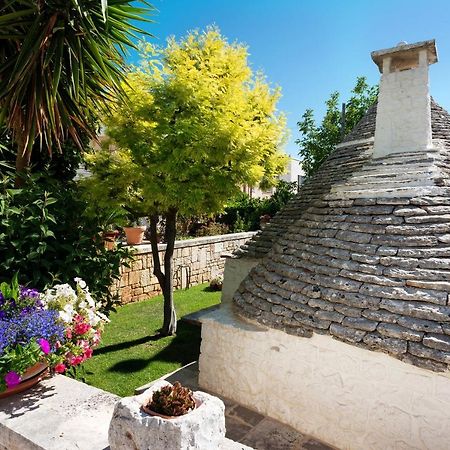 Trullo Giardino Fiorito Bed & Breakfast Alberobello Luaran gambar