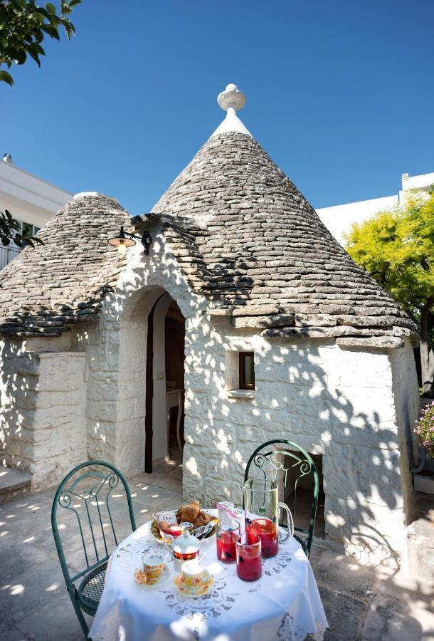 Trullo Giardino Fiorito Bed & Breakfast Alberobello Luaran gambar