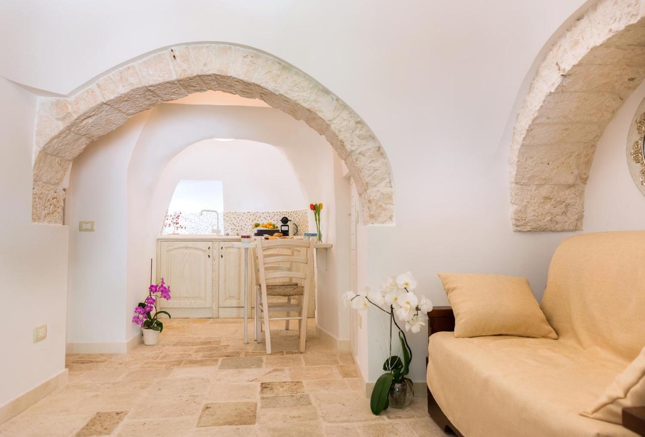 Trullo Giardino Fiorito Bed & Breakfast Alberobello Luaran gambar
